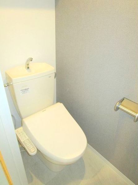 トイレ　ウォシュレット付きトイレで気持ちよくお使いいただけます♪