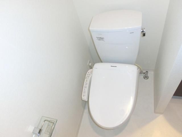 トイレ　★ウォシュレット付きのトイレです★