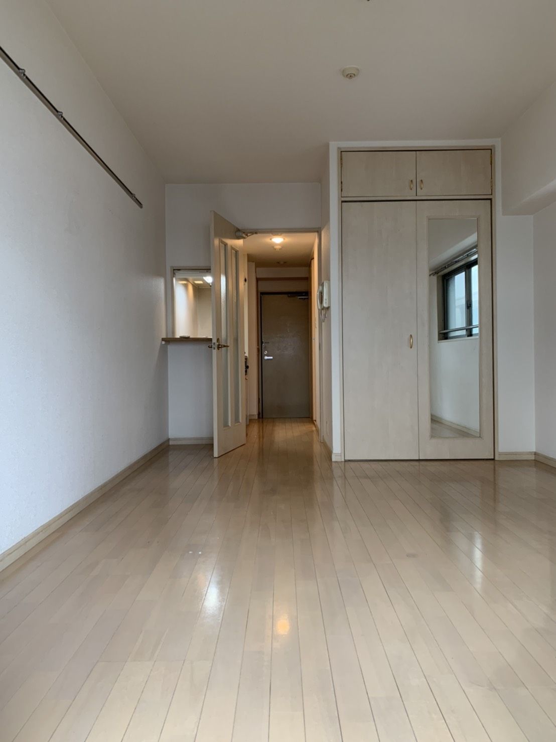 ピュアドームアートフル平尾の居間写真