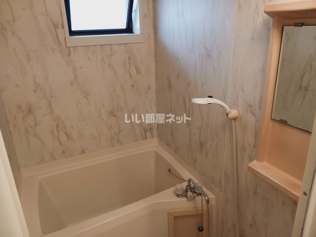 ジュネス北本町 B棟の風呂写真