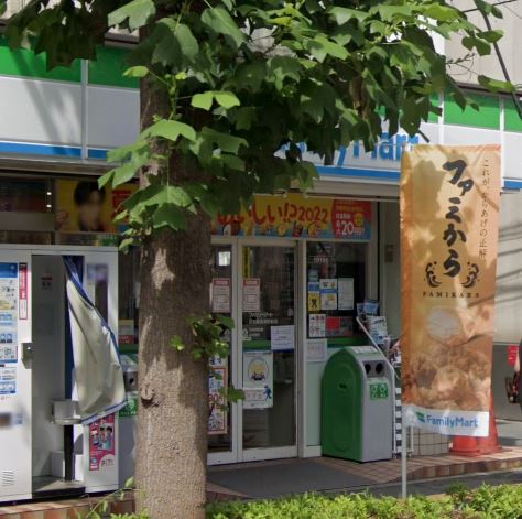 コンビニ　ファミリーマート 山中屋高津駅前店（コンビニ）まで317m