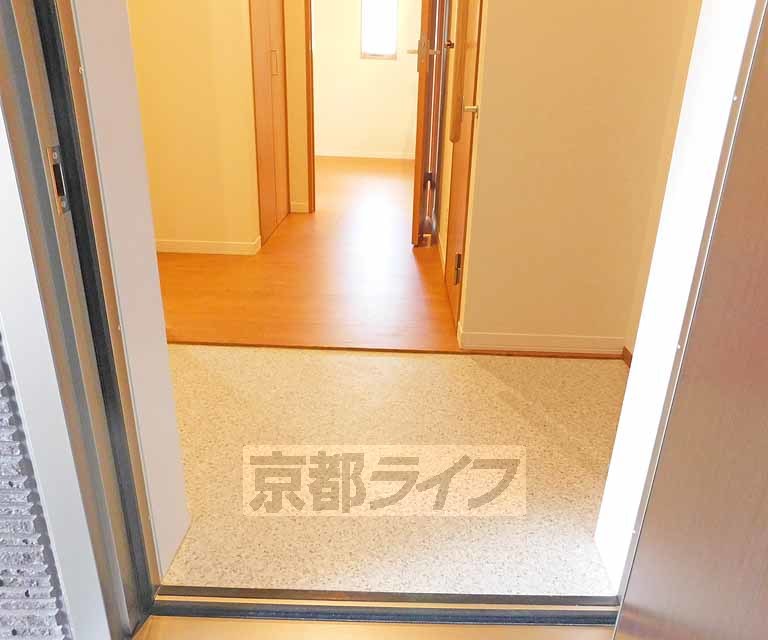 アリスティオ椥辻の玄関写真