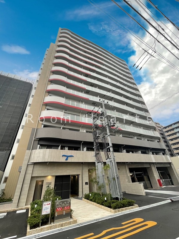 セレニテ江坂グランデの外観写真