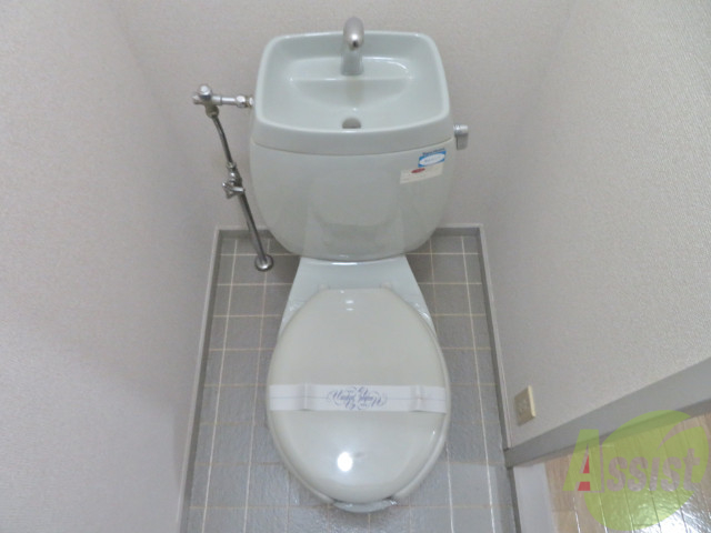 トイレ　こちらは綺麗なトイレです！便利で使い勝手がいいですね！