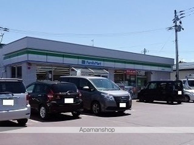 コンビニ　ローソン長岡川崎町店（コンビニ）まで700m
