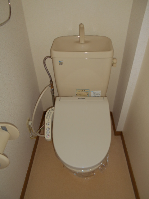 トイレ　温水洗浄便座完備