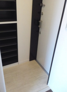 玄関　MAISON de LIBRE