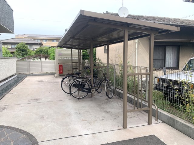 その他共有部分　屋根付き駐輪場