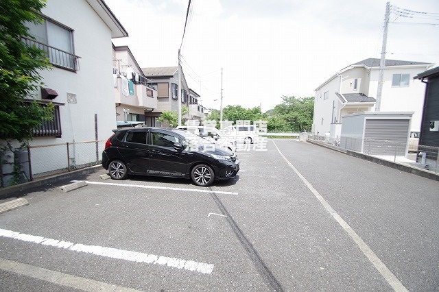 駐車場　敷地内駐車場完備