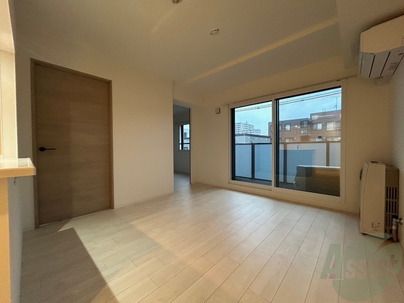居室・リビング　広くてキレイなお部屋が広がっていて、充実した生活が送れそう。