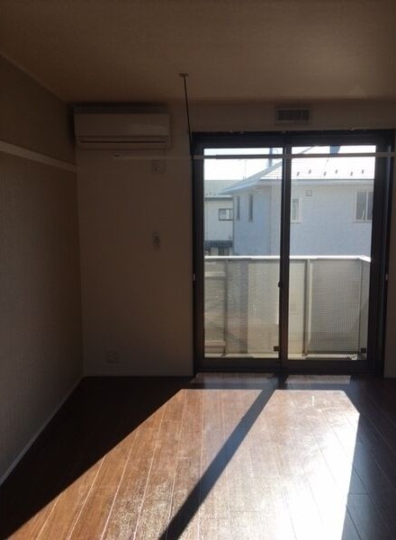 居室・リビング　日当たり良しなお部屋です