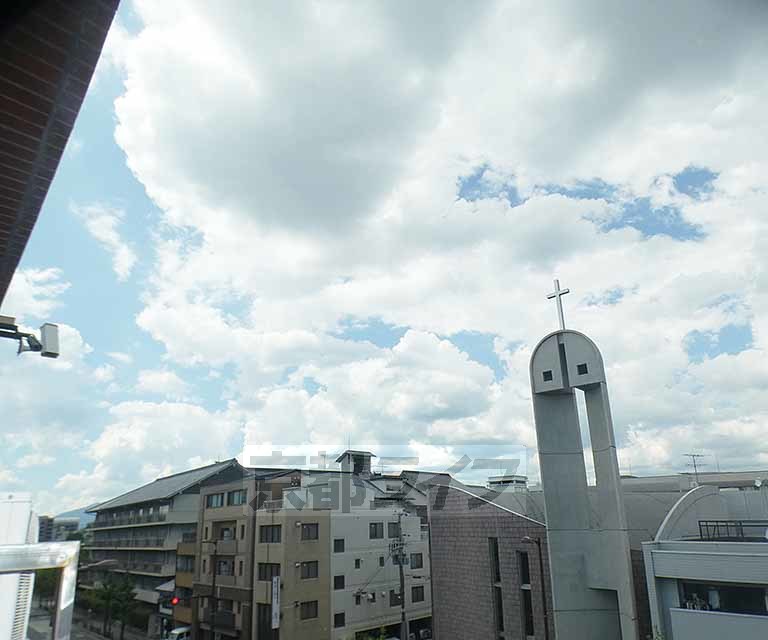 【京都市左京区東丸太町のマンションの眺望】