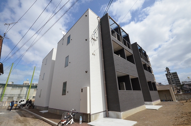 広島市西区南観音のマンションの建物外観