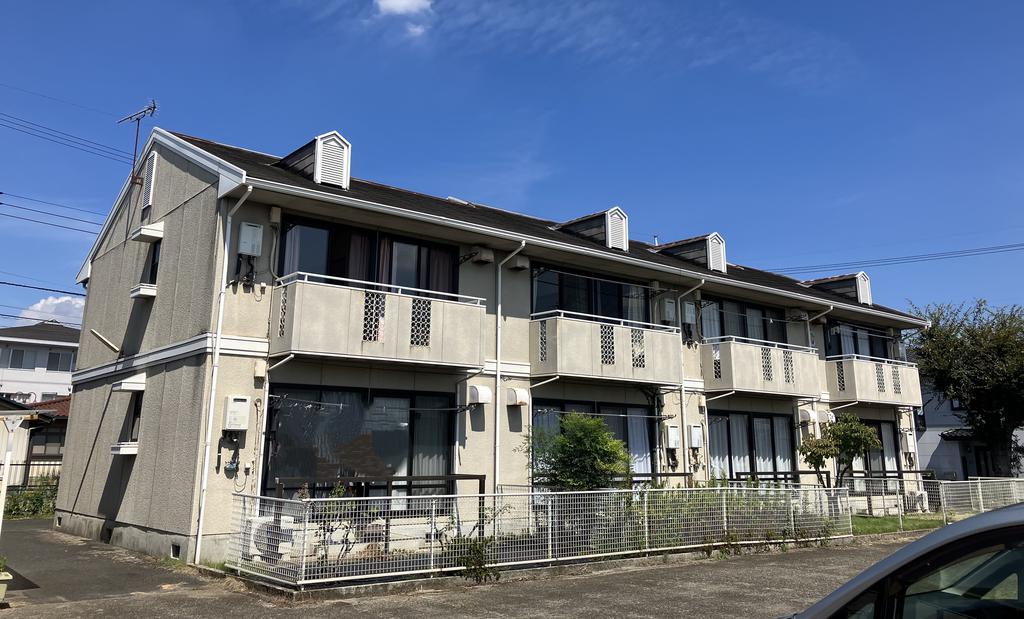 高崎市飯塚町のアパートの建物外観