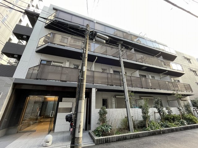 東京都新宿区山吹町の賃貸マンションの外観