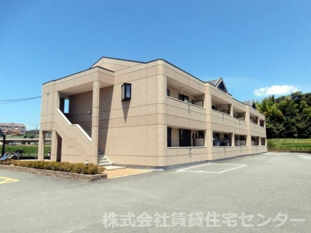 和歌山市北野のアパートの建物外観