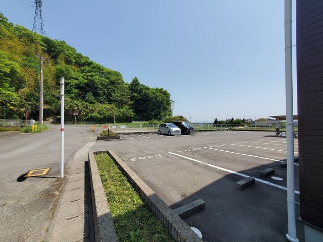 【柴田郡柴田町大字本船迫のアパートの駐車場】