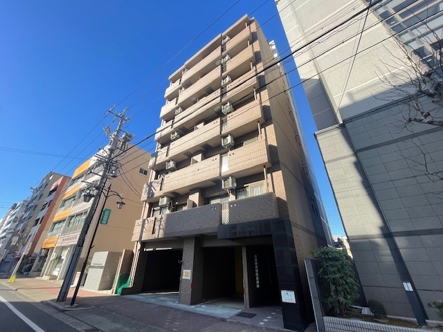 コンフォール名駅の建物外観