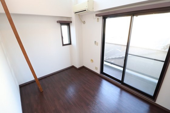 居室・リビング　※他の号室の写真です。