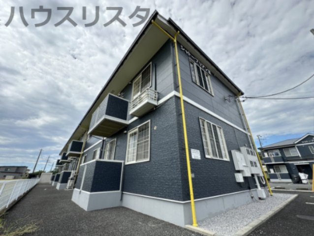 行田市大字持田のアパートの建物外観