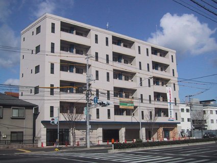 【広島市南区翠のマンションの建物外観】