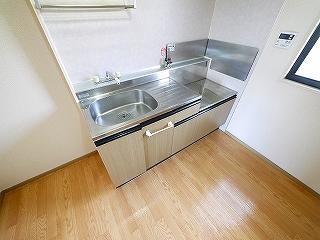 キッチン　コンパクトなキッチンで掃除もラクラク