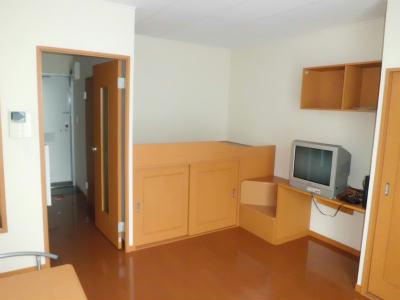 居室・リビング　明るい木目調の建具です。