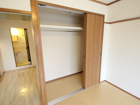 収納　※別の部屋の写真です。