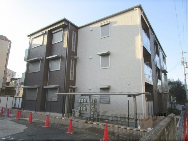 京都市伏見区深草川久保町のマンションの建物外観