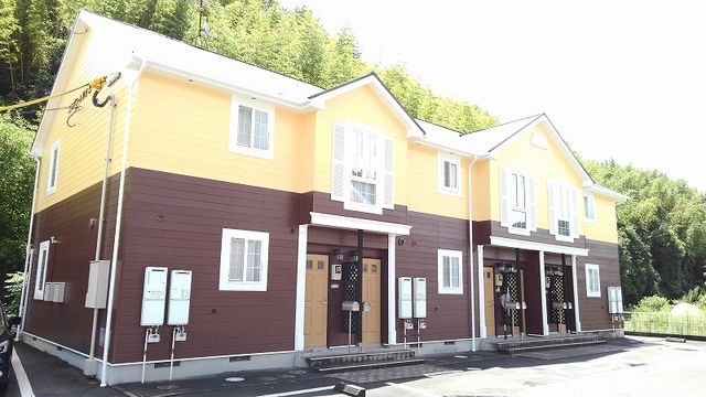 エスポワール寒田Ｂの建物外観