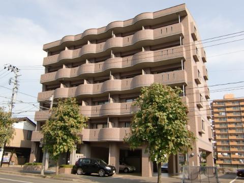 盛岡市盛岡駅前北通のマンションの建物外観