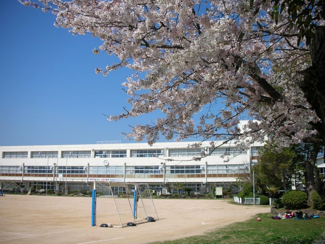 【メルヴェイユＣの小学校】