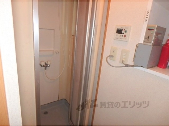 バス・シャワールーム　共用シャワー