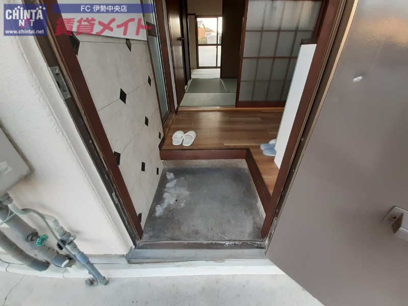 玄関　別部屋同タイプ