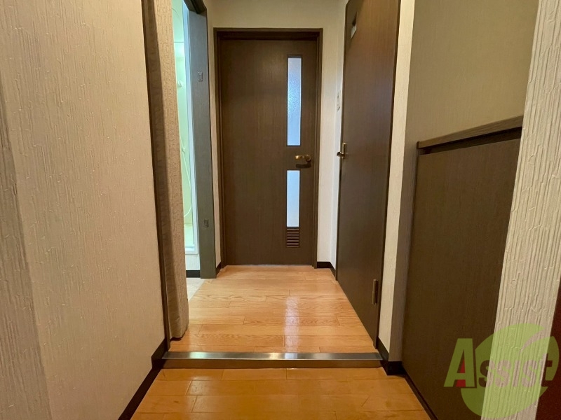 玄関　玄関です。白を基調としていて清潔感があります！