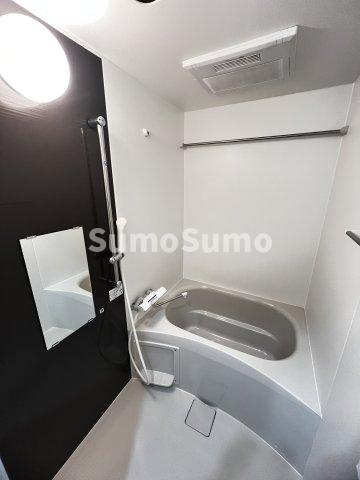 バス・シャワールーム　コンパクトで使いやすいお風呂です