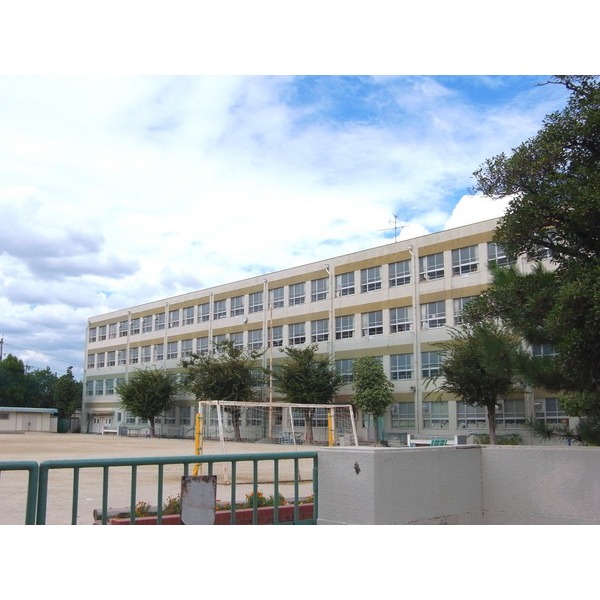小学校　名古屋市立東山小学校（小学校）まで338m
