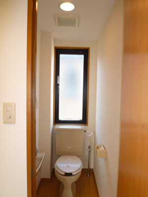 東急東横線 都立大学駅 徒歩2分 4階建 築30年のトイレ写真
