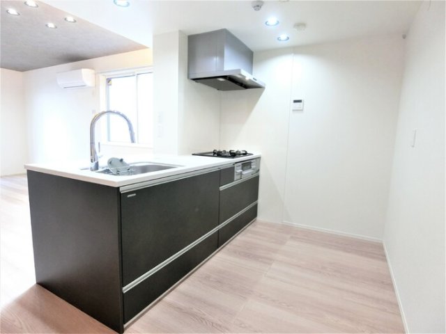 キッチン　同物件別号室の写真です。