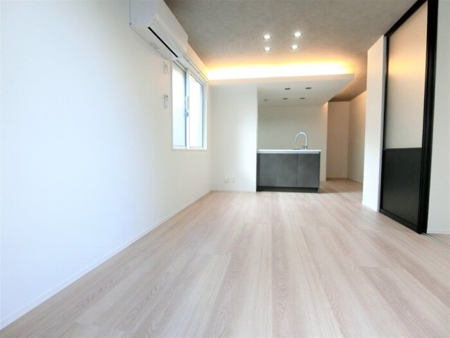 居室・リビング　同物件別号室の写真です。