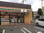 コンビニ　セブンイレブン（コンビニ）まで302m