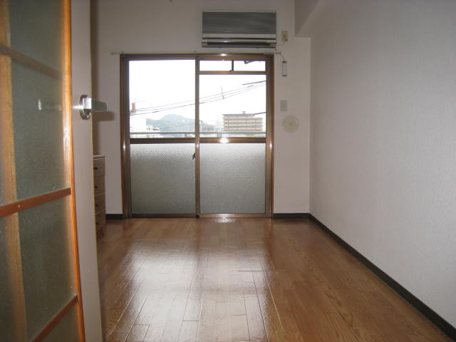 居室・リビング　※写真は別のお部屋のものです。現況を優先させて頂きます。