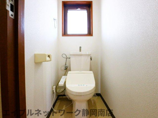 トイレ　落ち着いたトイレです