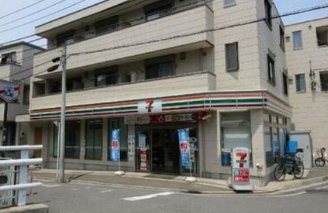 コンビニ　セブンイレブン 横浜大口駅東店（コンビニ）まで643m