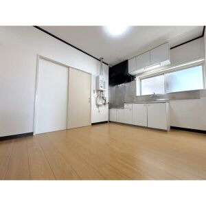 居室・リビング　リフォーム済みです♪