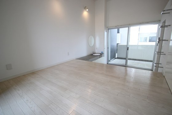 居室・リビング　※別号室の写真です