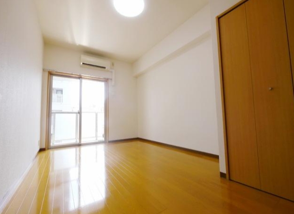 居室・リビング　☆明るい洋室☆