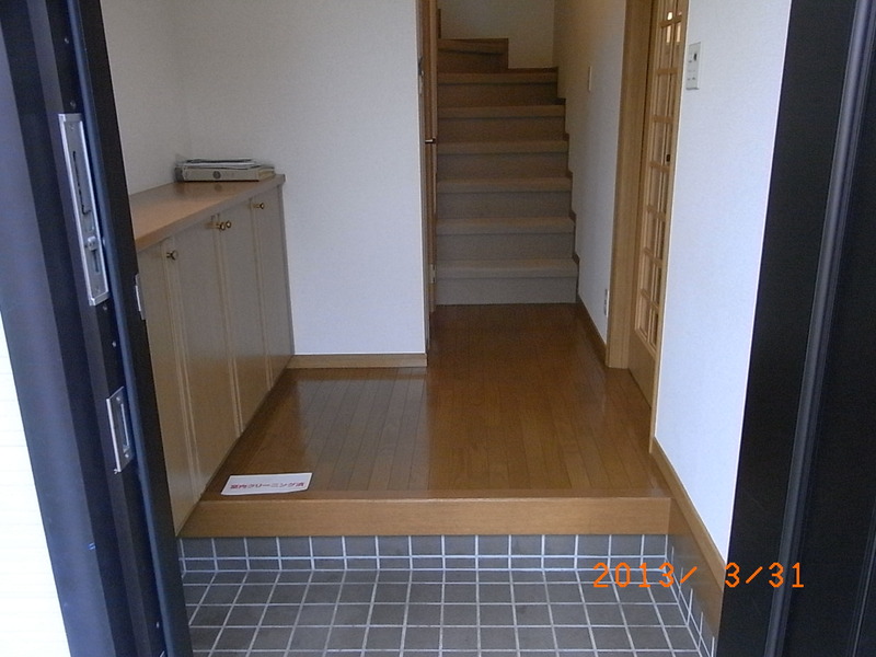 玄関　ウッディ昭島