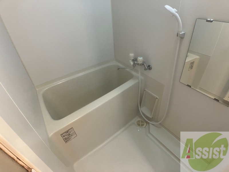 バス・シャワールーム　お風呂になります。一日の疲れを癒してくださいね。