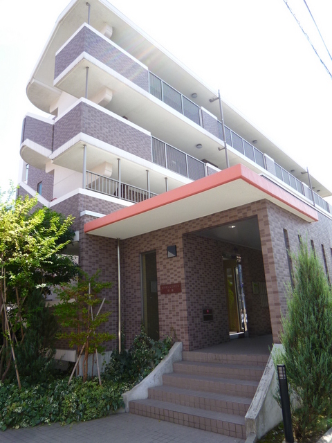 エントランス　マンション入り口はオートロック付きで安心♪